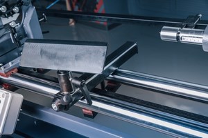 OSTERMANN CL 1200 AUTO  Подручник  Входит в комплект поставки и позволяет точить заготовки вручную 