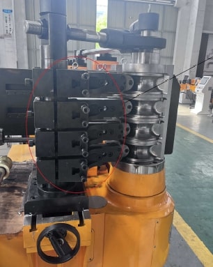 IRONMAC IB-CNC  Система быстрого съема/установки выглаживателя  Позволяет сократить время замены оснастки в 2 раза 