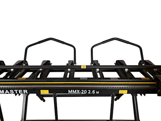 MMX-20 2.6 м Станок оснащен эргономичными удобными ручками гибочной балки с прорезиненным покрытием, которые делают процесс гибки максимально комфортным 