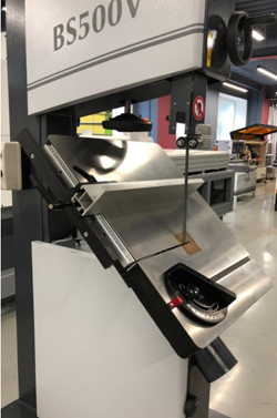 EcoWood BS 400V  Наклон рабочего стола  Литые шкивы из серого чугуна, в отличие от алюминиевых шкивов, обладают большой массой и инерцией, поэтому не снижается их скорость и пила ведет себя стабильно при резании, особенно при входе в заготовку  Ка...