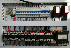 DELTAMACHINERY R-RP1300  Система безопасности  соответствует нормам СЕ  В случае обрыва шлифовальной ленты, станок автоматически останавливается для обеспечения безопасности работы опе